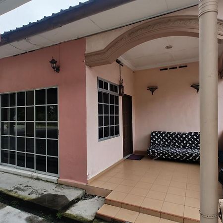 Sri Peserai Homestay Batu Pahat Esterno foto